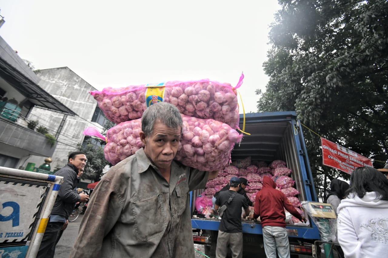 Pemprov Jabar Stok 8 Ton Bawang Putih di Setiap Pasar