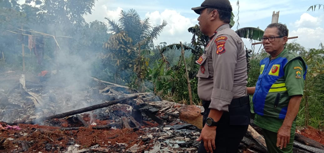 Ditinggal Nyoblos, Rumah Warga Hangus Terbakar di Takokak Cianjur