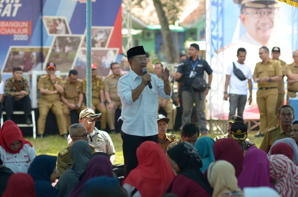 Instruksikan Cabut Atribut Pilkada di Pohon, Herman Singgung Poster Dirinya dengan Tb Mulyana