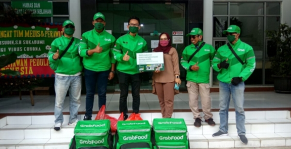 Ribuan Makanan Gratis dari Grab untuk Tenaga Medis Sukabumi dan Cianjur