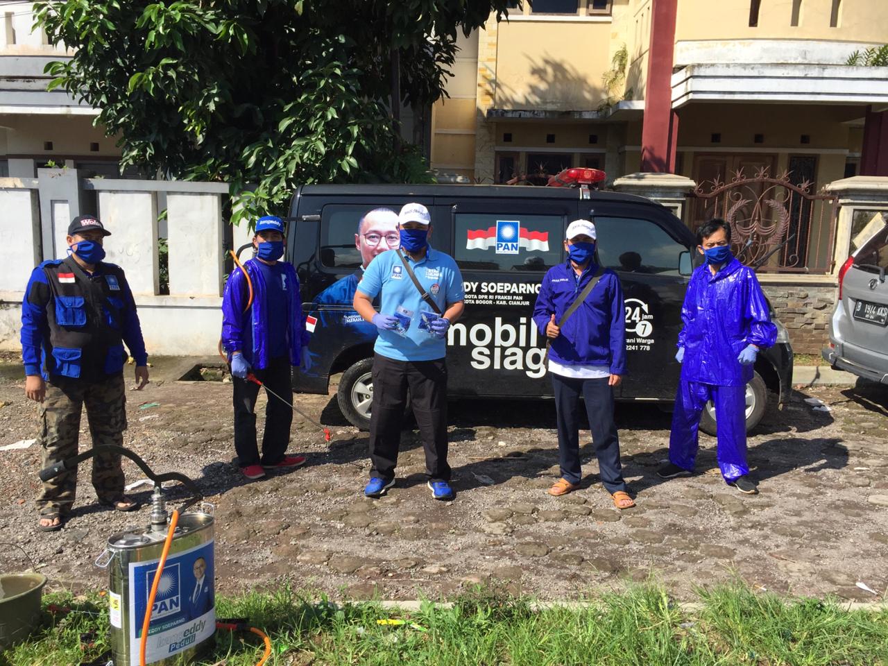 PAN Peduli, Bagikan Ribuan Masker dan Hand Sanitizer ke Warga Cianjur