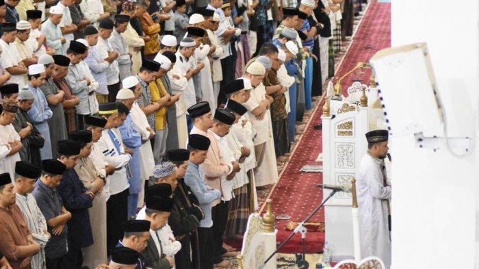 MUI Cianjur Putuskan Tetap Gelar Salat Tarawih di Masjid, Jemaah Diimbau Pakai Masker