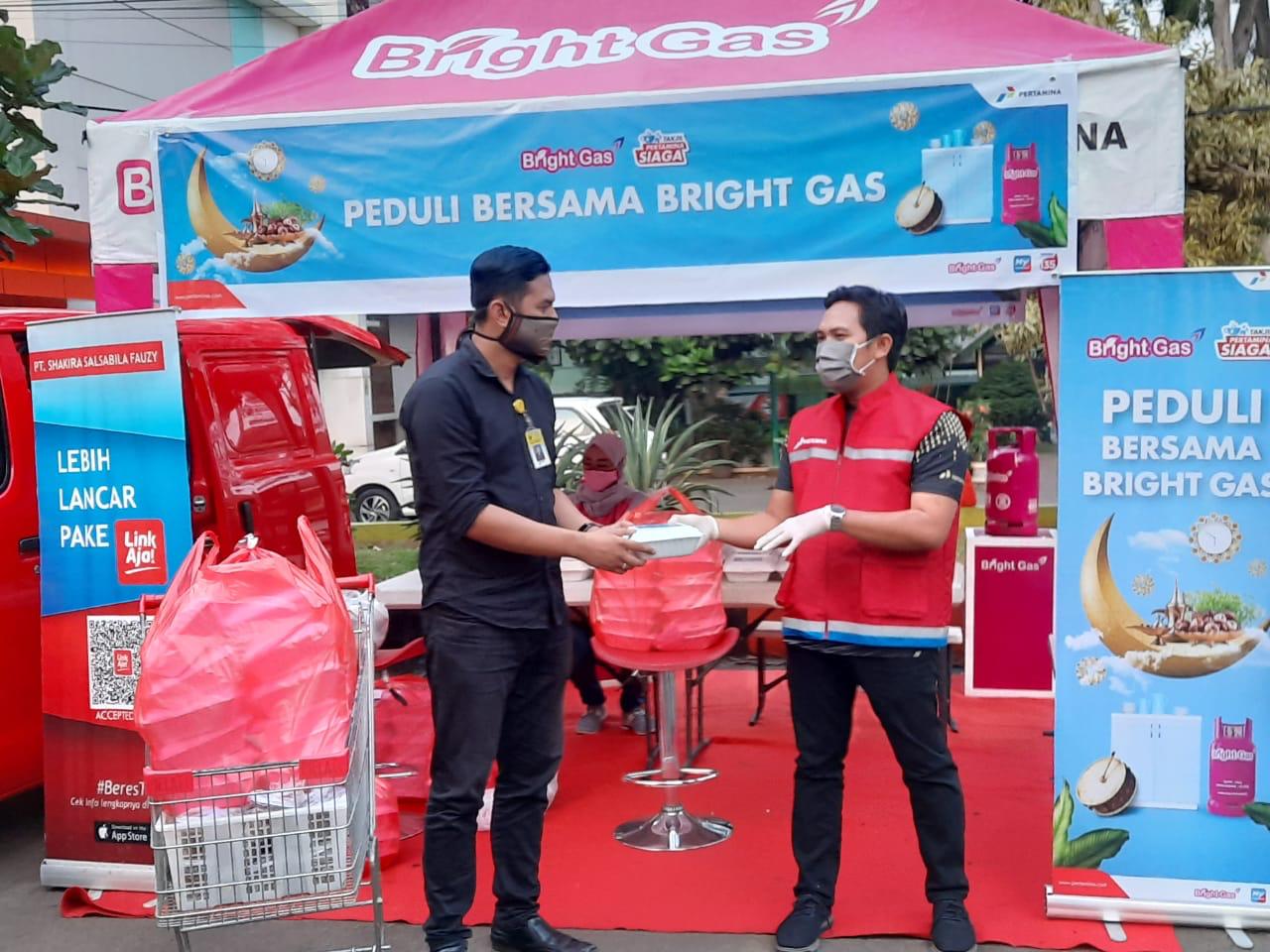 Pertamina Berbagi Takjil dan Nasi Kotak untuk Tenaga Medis RSUD Cianjur