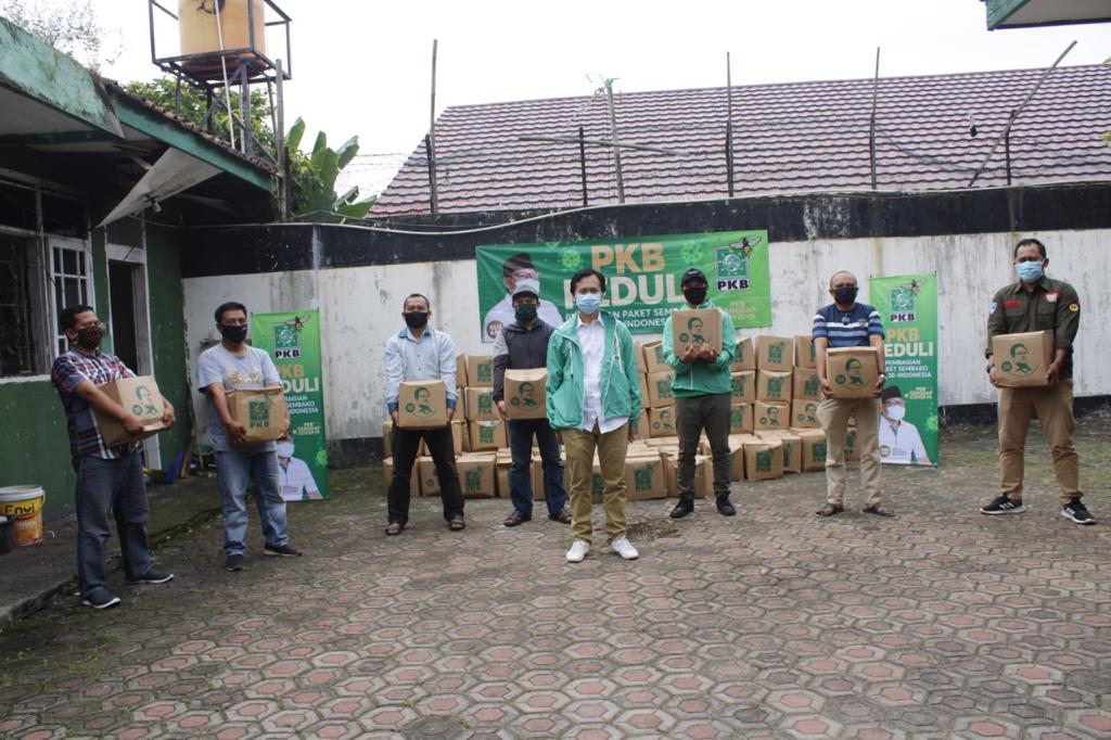 Ringankan Beban Guru Ngaji dan Ustadz, Kang Lepi Luncurkan Ribuan Paket Sembako