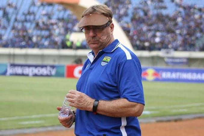 Pemain Persib Latihan Mandiri, Robert: Kita Tetap Maksimal