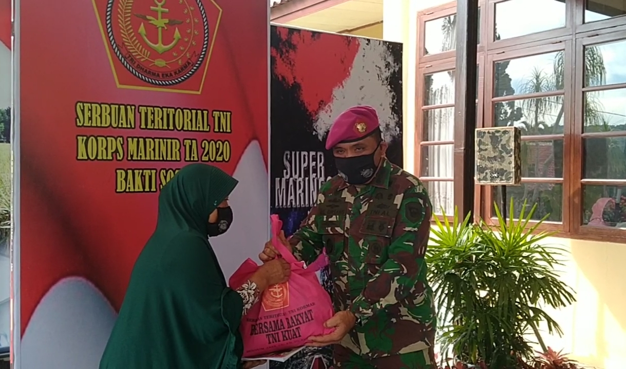 Serbuan Teritorial TNI, Korps Marinir Bakti Sosial di Cianjur