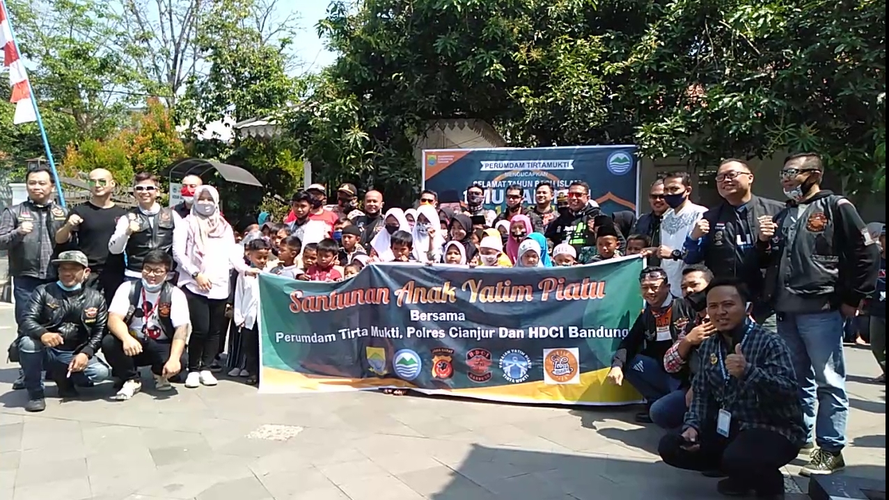 Kunjungi Cianjur, HDCI Bandung Santuni Anak Yatim dan Salurkan Bantuan APD