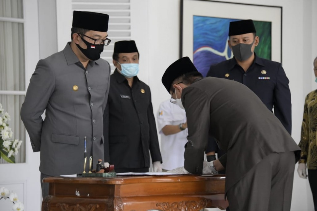 Gubernur Ridwan Kamil Lantik 13 Pejabat Tinggi Jabar