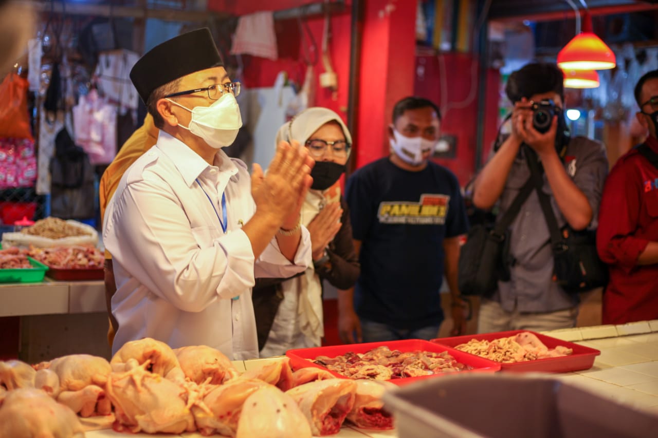 Herman Suherman Dengar Aspirasi Pedagang Pasar Cibadak Sukaresmi