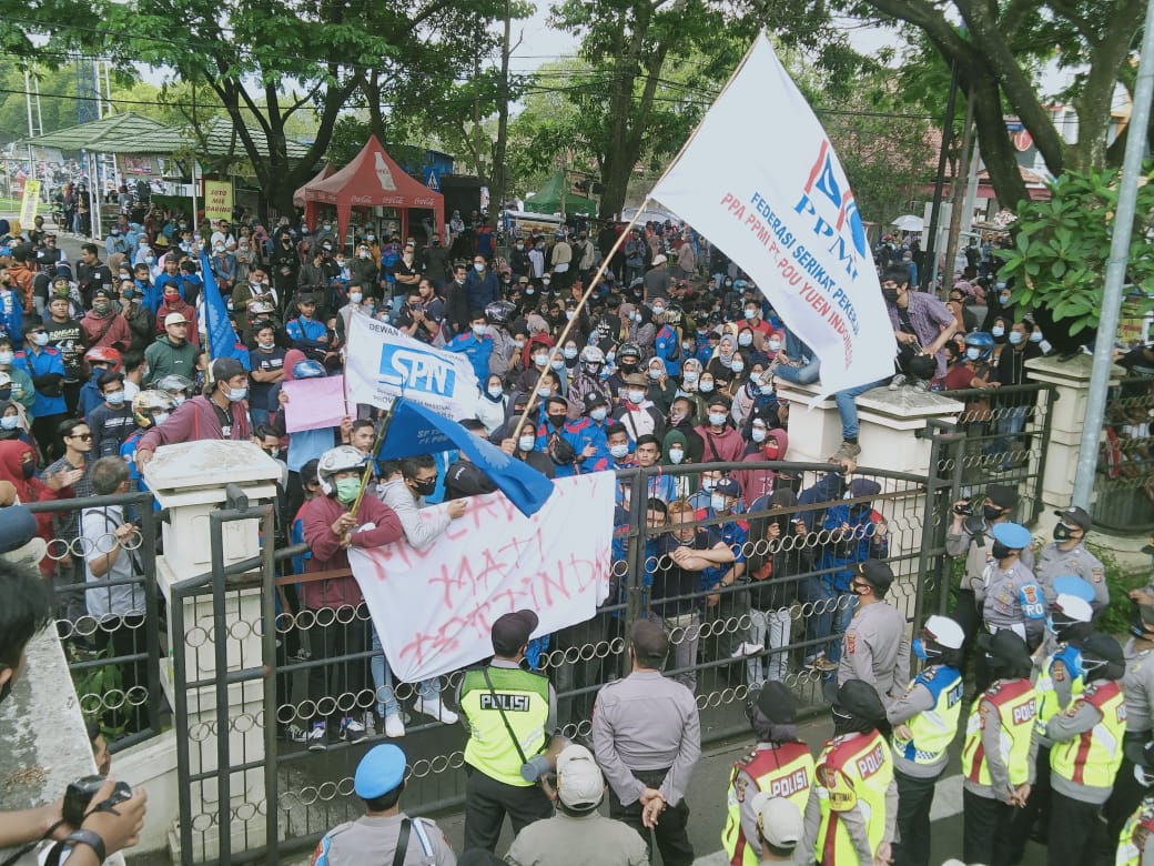 Buruh Cianjur Terus Bergerak Tolak UU Cipta Kerja