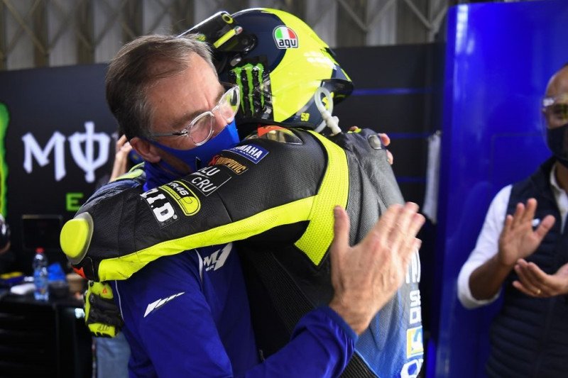 Perpisahan Emosional Rossi dengan Tim Pabrikan Yamaha