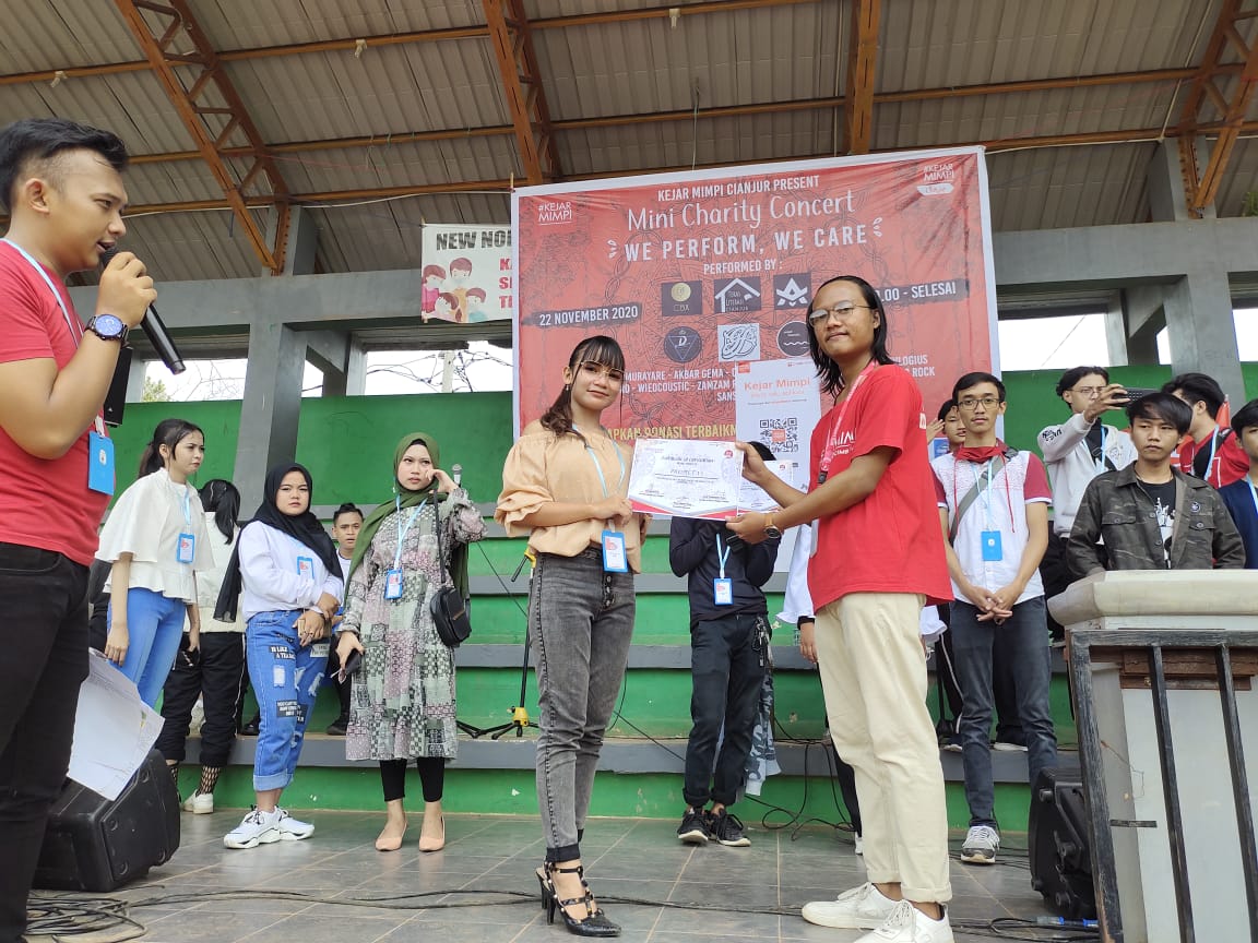 Komunitas Kejar Mimpi Galang Dana Bantu Korban Banjir Leles Cianjur