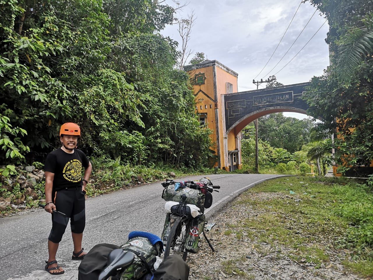 Hari ke 36 Gowes Cianjur-Aceh, Dicky-Niko Sudah Masuk Aceh Singkil