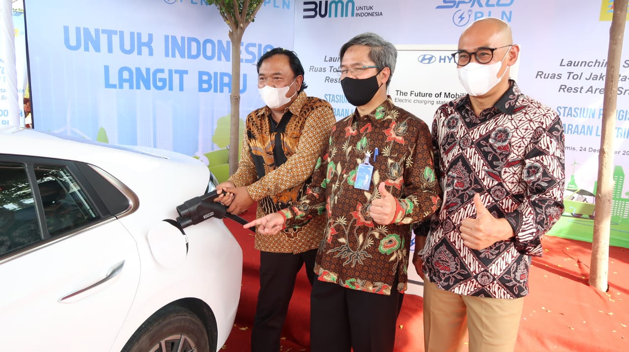 Pastikan Pengendara Mobil Listrik Nyaman, PLN Tambah 4 SPKLU di Ruas Tol Surabaya-Jakarta