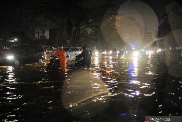 Hujan Lebat dan Banjir Melanda Bandung, Ini Penjelasan BMKG