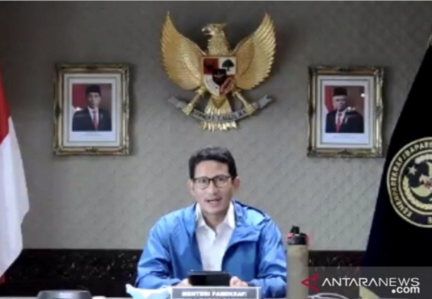 Bangkitkan Usaha Ekonomi Kreatif, Sandiaga Uno Tantang Setiap Daerah Buat Jaket Ala Istana