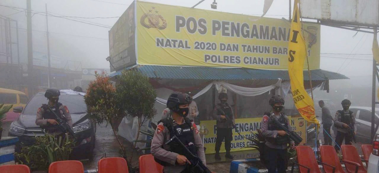 Brimob Kerahkan Personel Amankan Malam Tahun Baru di Cianjur