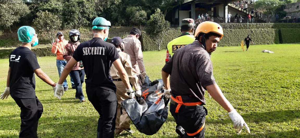 Warga Cipanas Temukan Mayat Laki-laki di Batu Sungai Cikundul