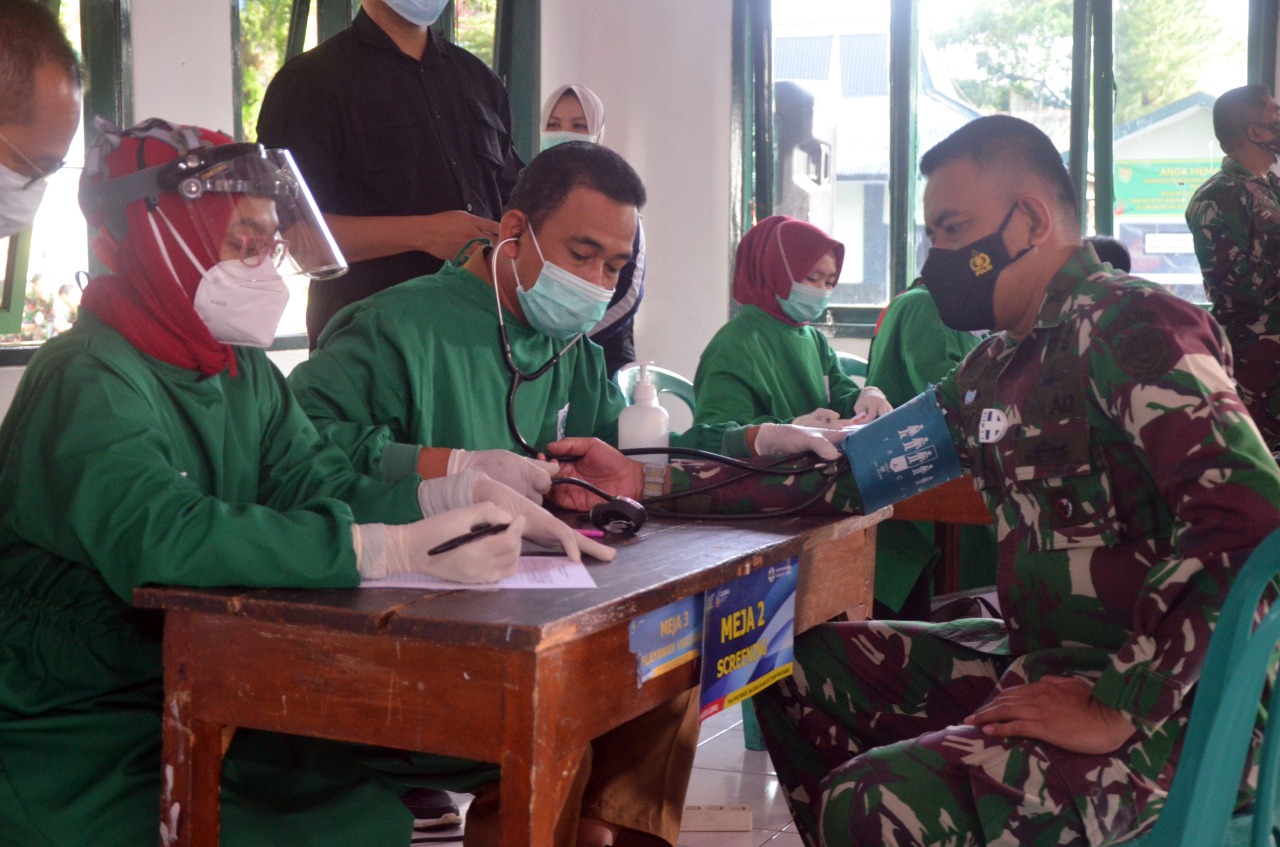 Ratusan Prajurit Kodim 0608/Cianjur Jalani Vaksinasi Covid-19 Dosis Kedua