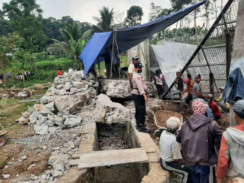 Bendungan PLTM di Sukaresmi Cianjur Jebol, Rusak Rumah dan Sawah Warga