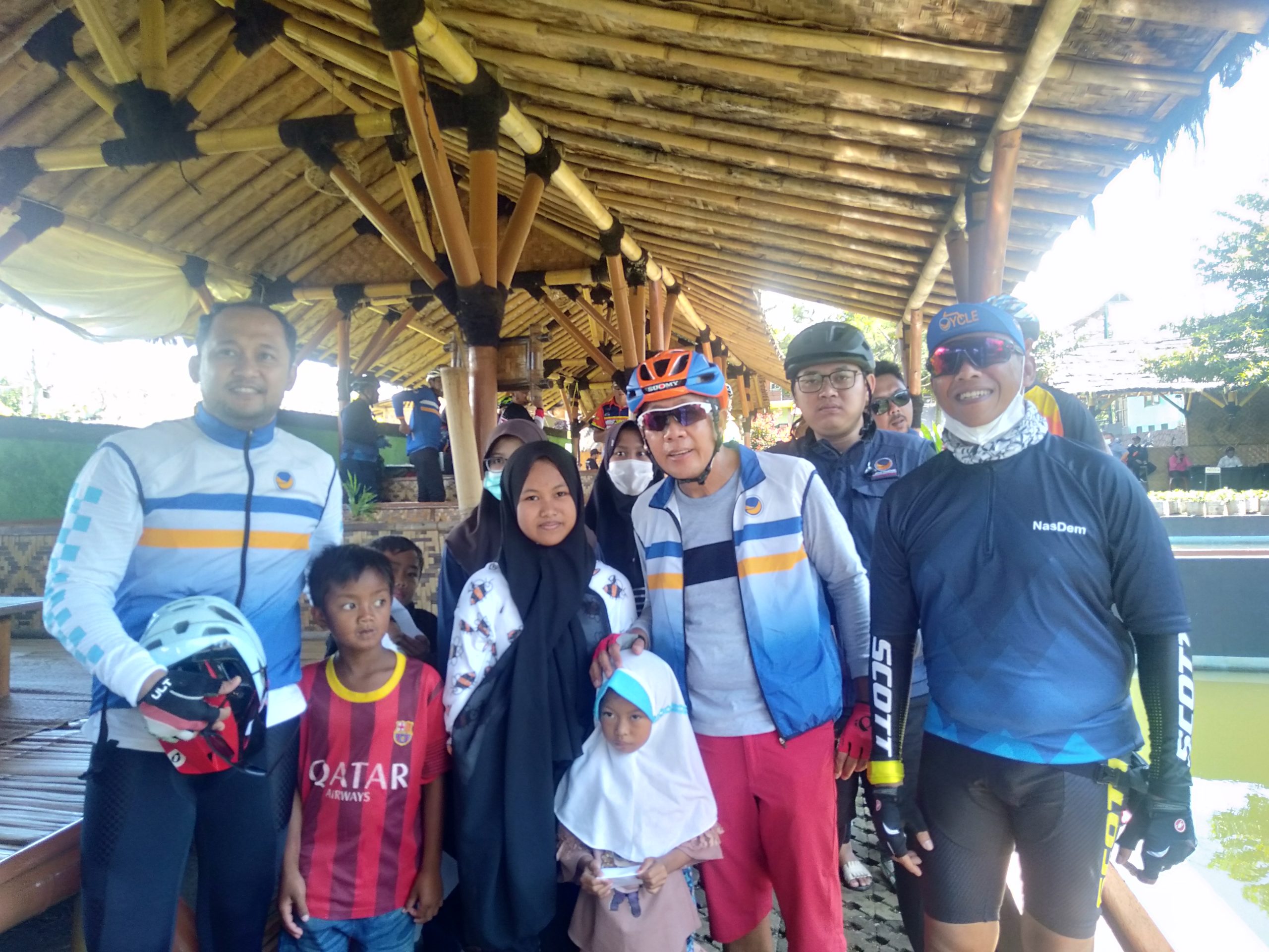 Jelang Hadiri Rakorda Partai Nasdem di Cianjur, Saan Mustopa Gowes Santai dan Santuni Anak Yatim