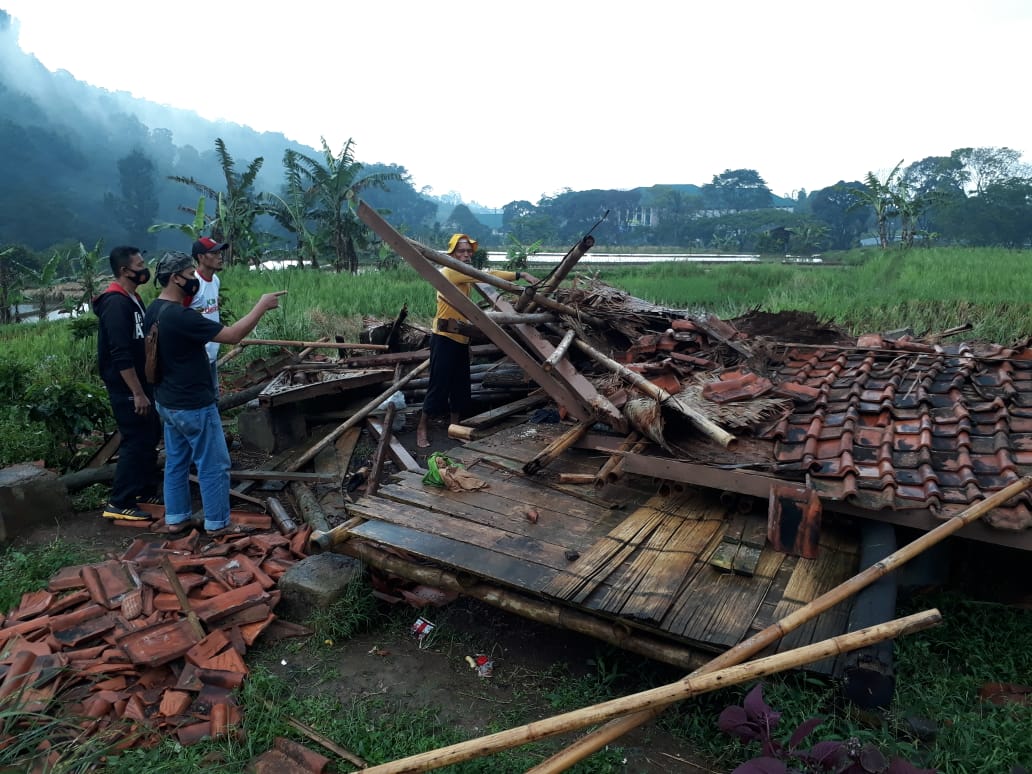 Dua Petani di Cugenang Cianjur Meninggal Tertimpa Saung