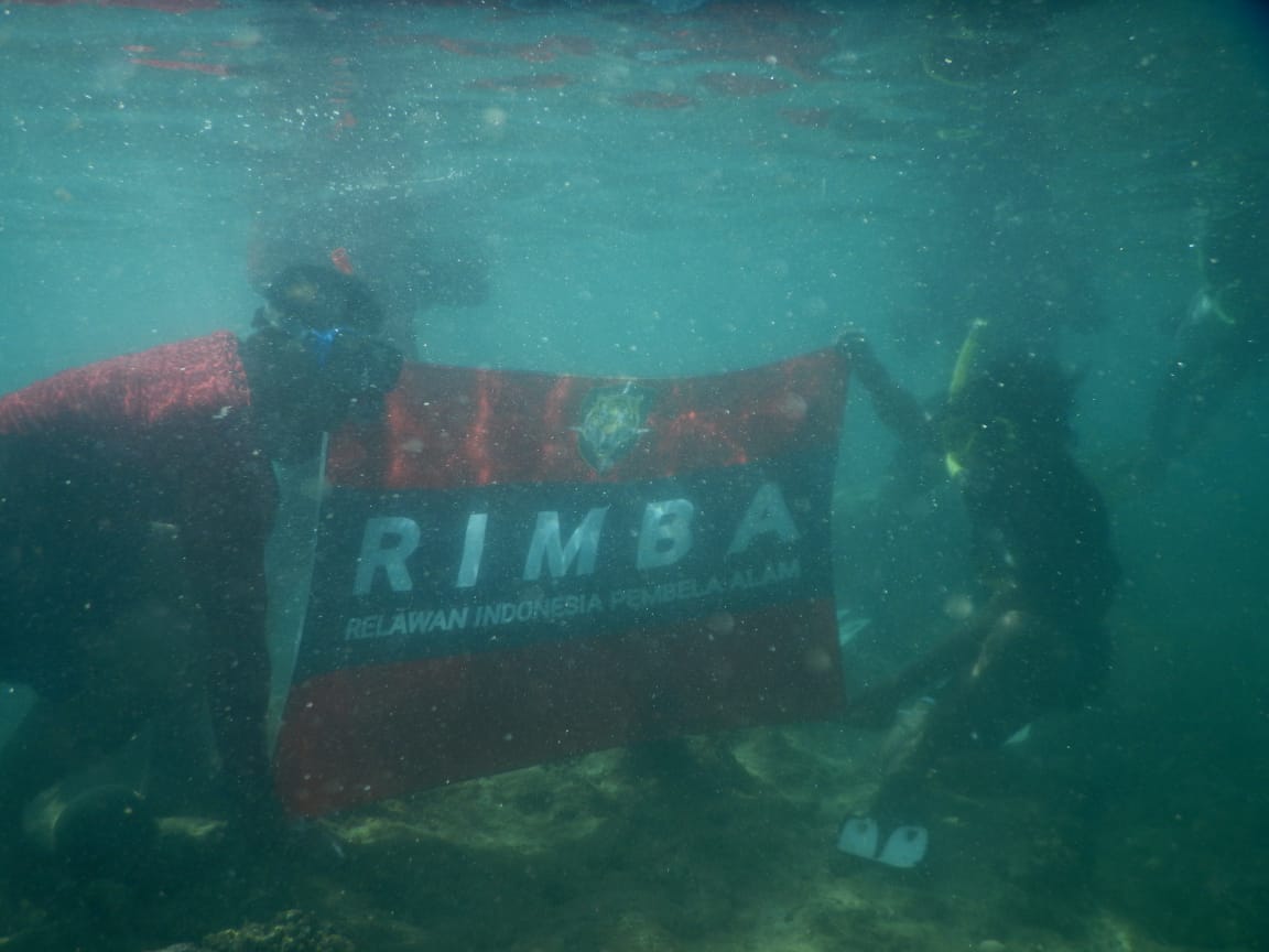 Peringati HUT Ke-69 Kopassus, Relawan RIMBA Ikut Bersihkan Gunung dan Pantai