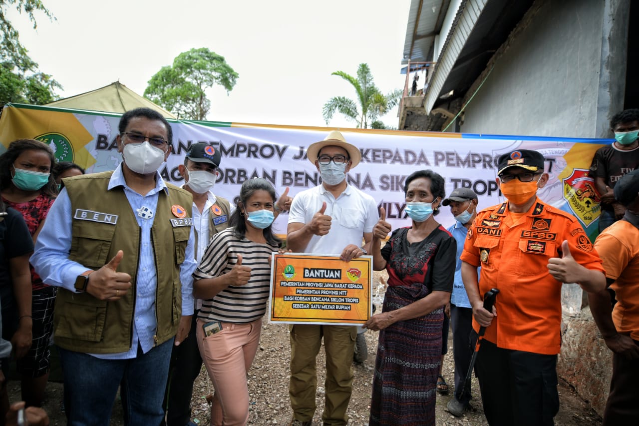 Kunjungi Kawasan Bencana di Kupang NTT, Ridwan Kamil Disambut Lagu Halo-Halo Bandung