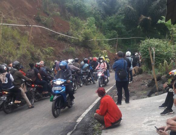 Longsor di Ruas Jalan Cibeber-Campaka, Begini Kondisinya