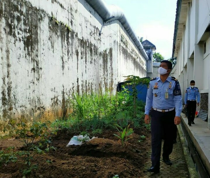 Cegah Pelarian, Setiap Jengkal Area Brandgang Lapas Cianjur Diperiksa