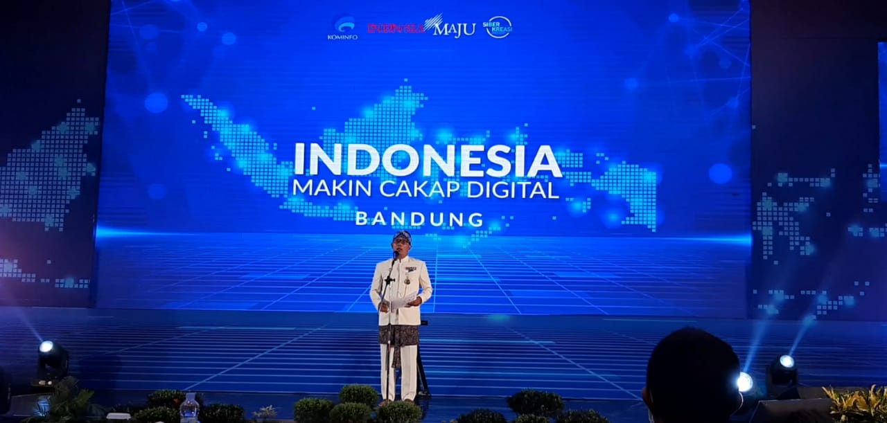 Literasi Digital Wajib Dikuasai, Ridwan Kamil: Ibu Saya Usia 82 Tahun Sudah Bisa Nulis 'wkwkwk'