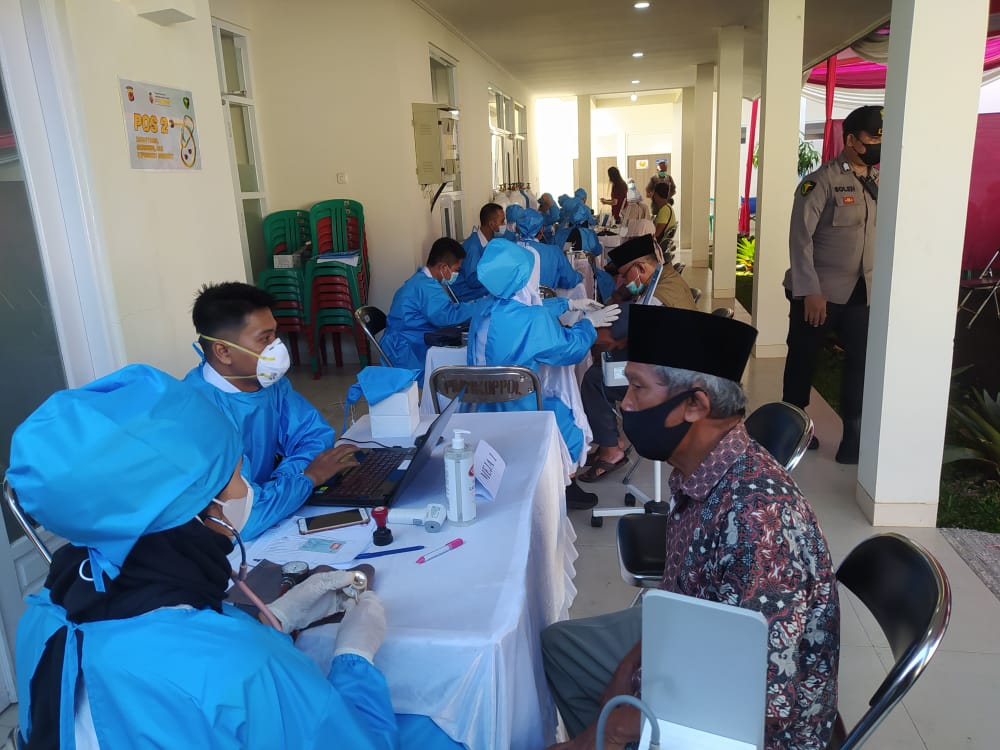 Pemkab-Polres Cianjur Gelar Vaksinasi Massal Lansia