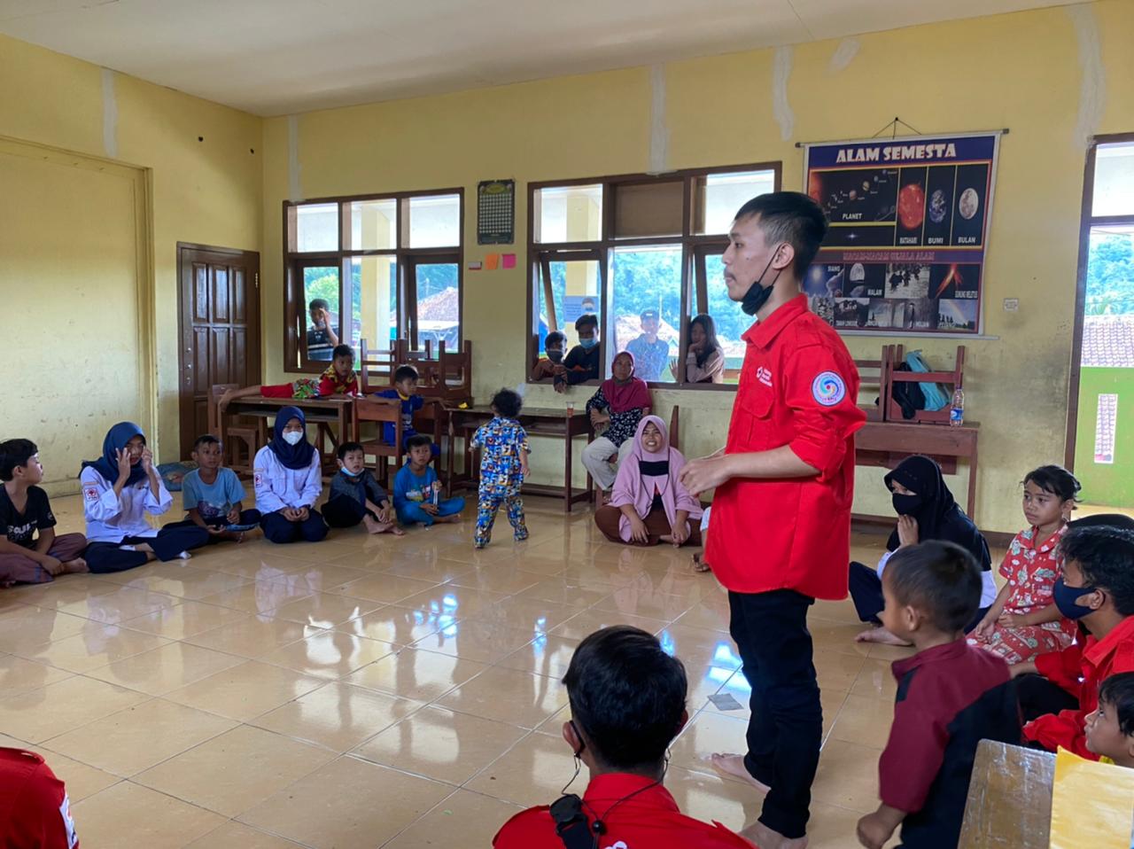 Forpis Cianjur Lakukan Trauma Healing ke Anak-anak Korban Longsor Cibokor Cibeber