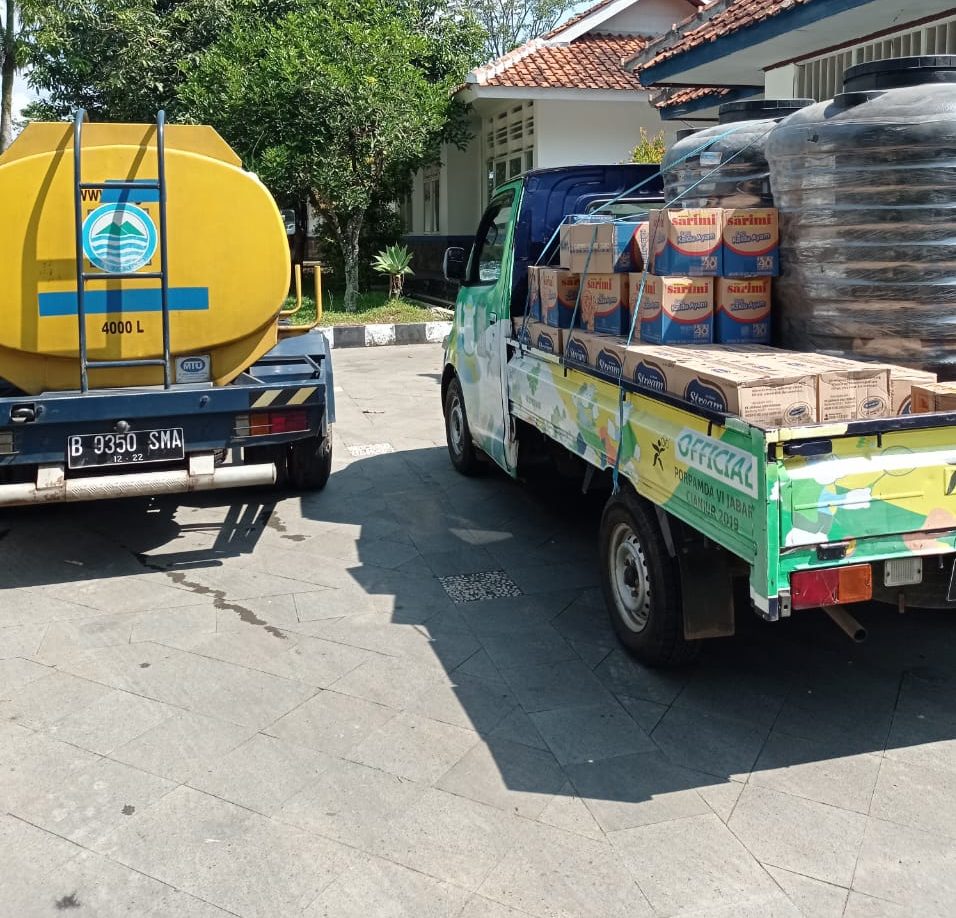 Longsor Terjang Cibokor Cibeber, Perumdam Tirta Mukti Cianjur Kirim Bantuan