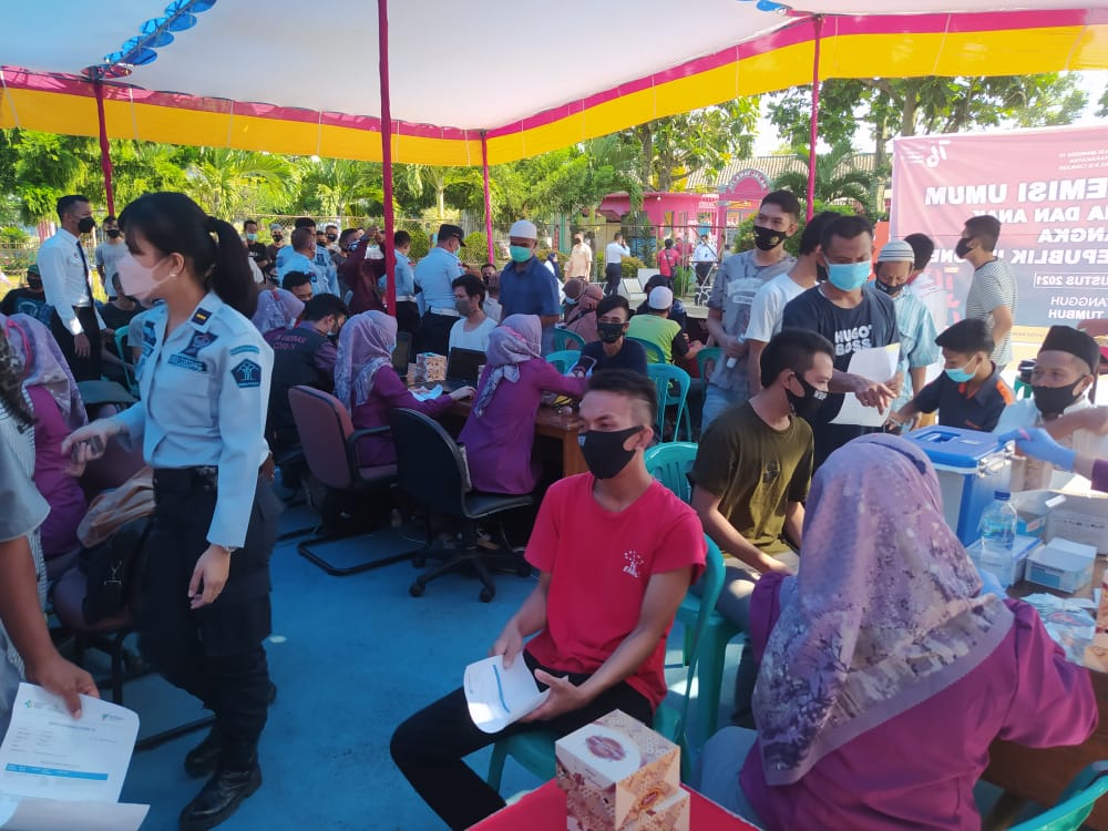 Ratusan Warga Binaan Lapas Cianjur Divaksinasi