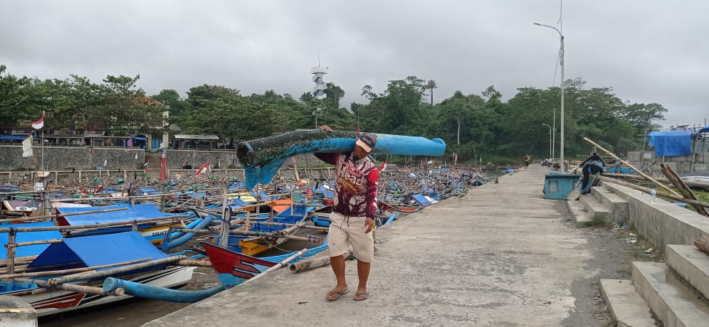 Cuaca Buruk, Sudah Sebulan Ratusan Nelayan di Jayanti Cianjur Berhenti Melaut