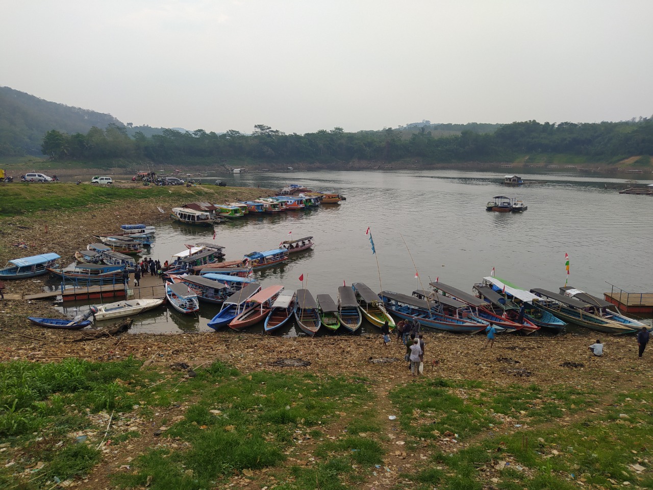 Petani Ikan KJA Was-was, Volume Air Waduk Cirata Terus Turun