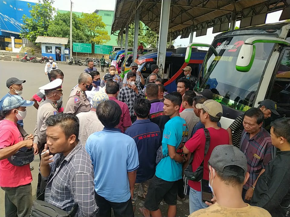 Sopir Elf di Cianjur Desak Pemerintah dan Polisi Untuk Tindak Tegas Travel Bodong