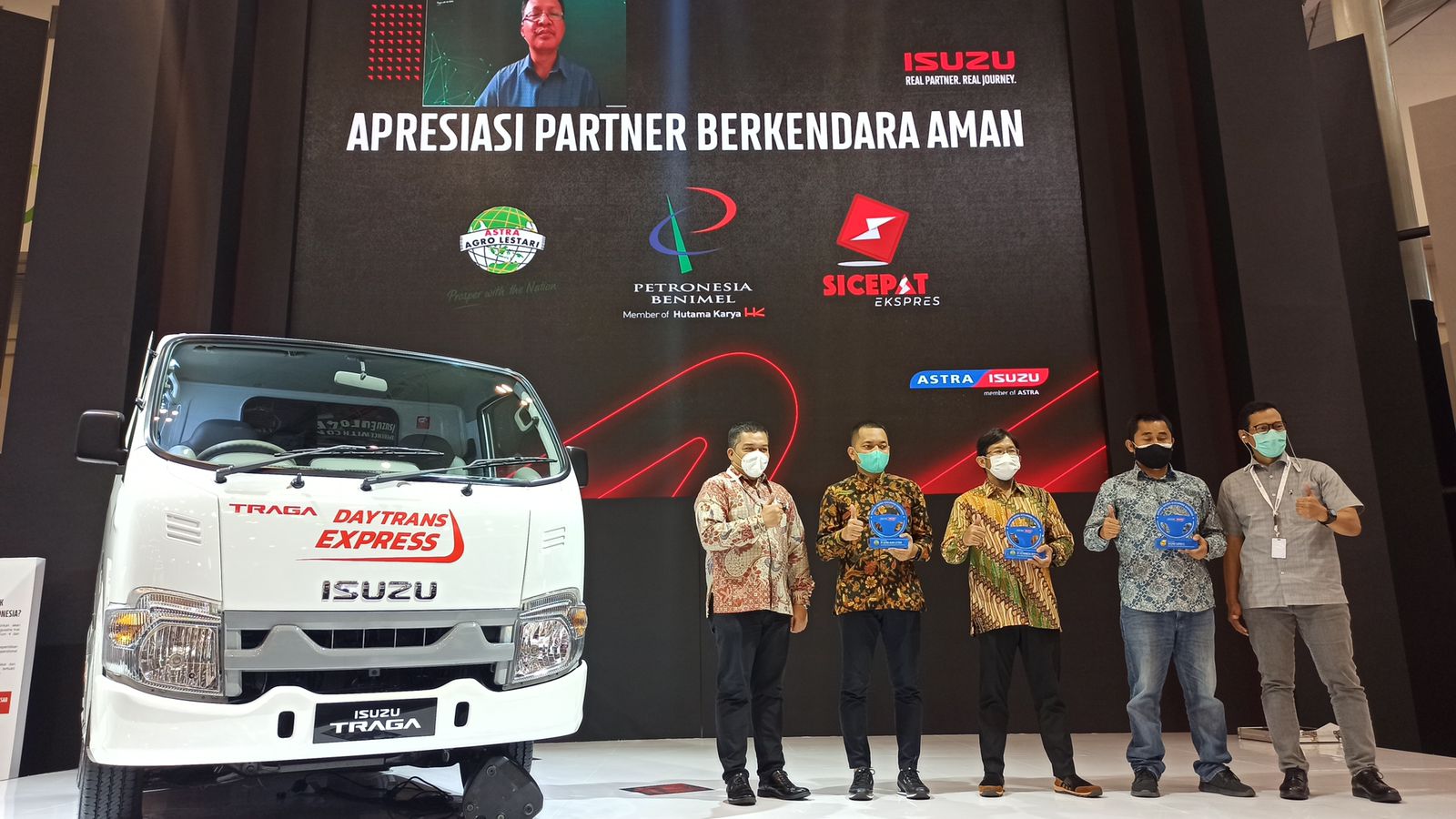 Isuzu Berikan Apresiasi Keselamatan Berkendara ke Para Mitra Bisnis