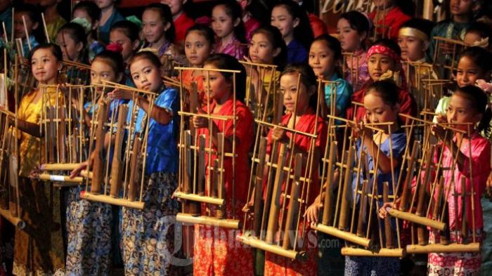 Para Panelis Asing Antusias Lestarikan Angklung Heal The World