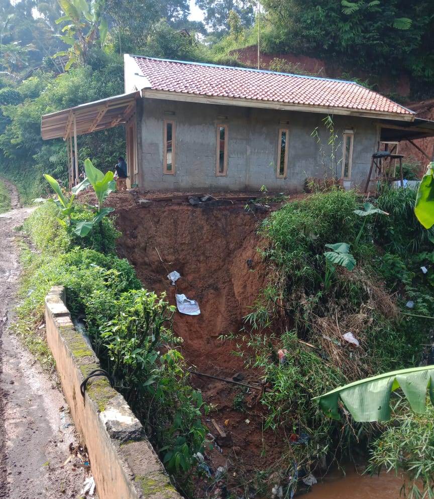 Cianjur Mulai Dikepung Bencana, Banjir Hingga Tanah Longsor