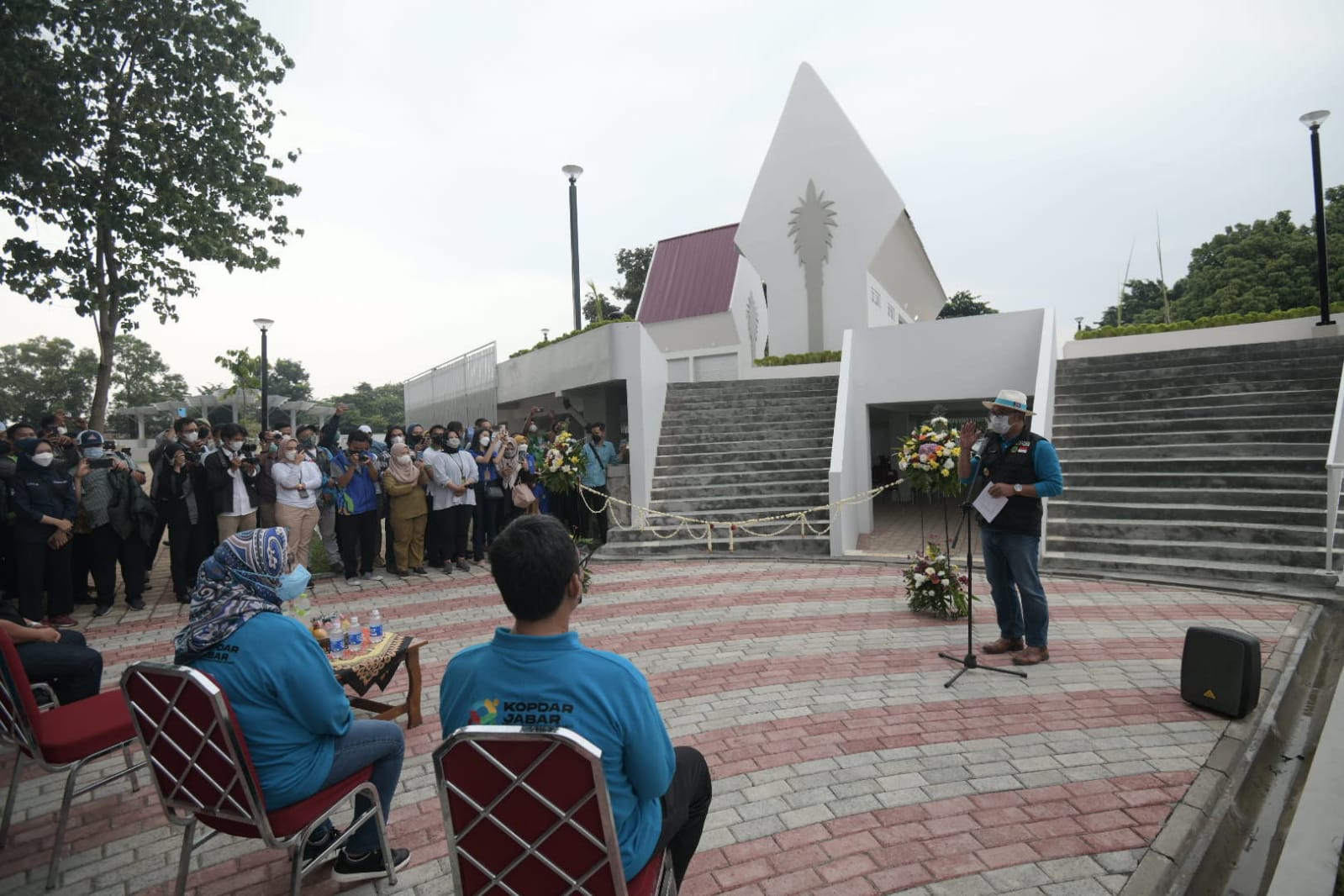 Alun-alun Cirimekar Diresmikan Ridwan Kamil