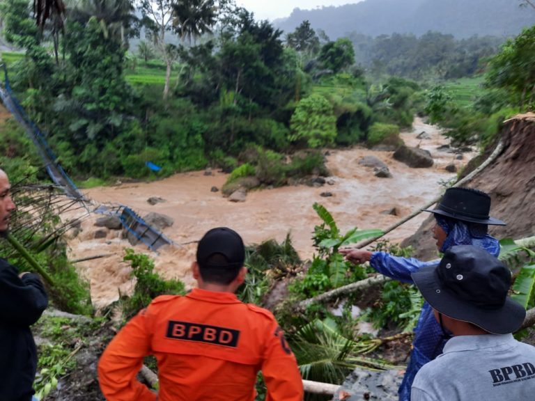 BPBD Targetkan Pembangunan Jembatan Darurat di Ciadaun dan Naringgul Selesai Bulan Ini