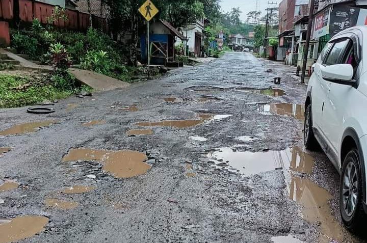 Bupati Cianjur Layangkan Surat ke Pemprov Jabar, Minta Jalan Rusak di Wilayah Selatan Diperbaiki