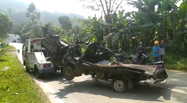 Tabrakan Maut di Cikalongkulon Cianjur, 1 Orang Meninggal Dunia, 3 Luka-luka