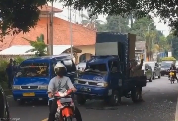 Laka di Jalan Raya Cugenang Cianjur, Mobil Pick Up Rusak, Sopir Luka Ringan