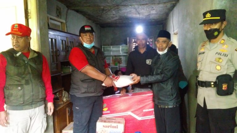 Bantuan Bagi Korban Longsor di Sukaresmi Cianjur Terus Berdatangan