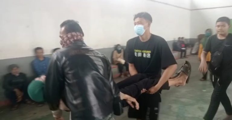 Warga Pingsan Saat Antre Bansos BPNT Tunai di Cikalongkulon