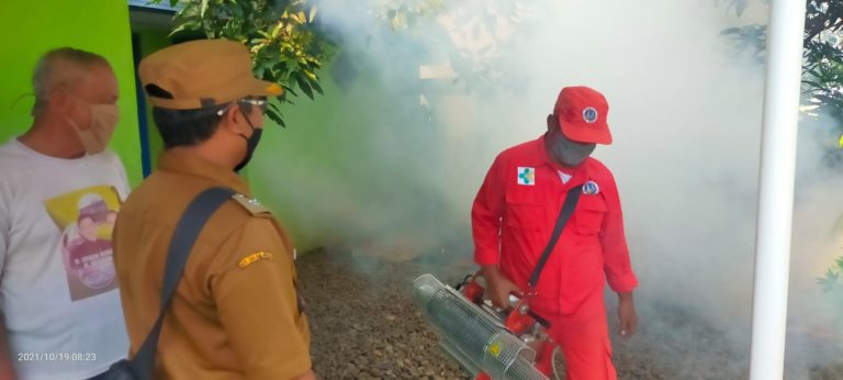 Kecamatan Cibeber Antisipasi DBD dan Cikungunya dengan Fogging