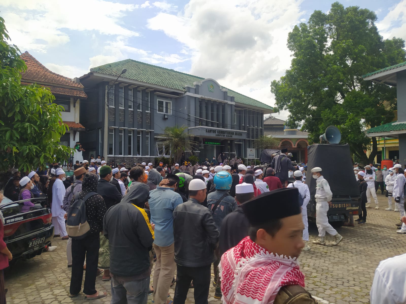 Demo di Kantor Kemenag Cianjur, Massa Tuntut Menag Yaqut Dicopot